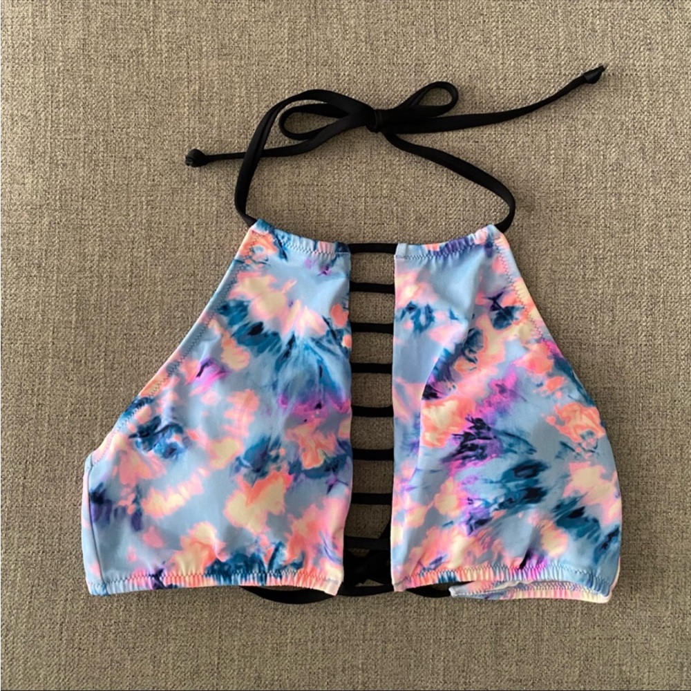 PINK Victoria’s Secret Tie Dye Women’s Swimsuit Top✨